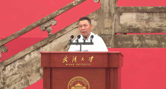 恒利配资 聚辰股份董事长陈作涛在2025届武汉大学毕业典礼深情寄语